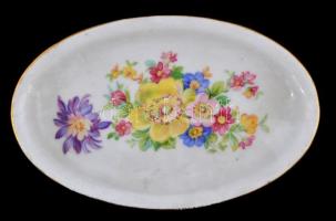 Herendi porcelán kis tárgyak, 3 db + Zsolnay porcelán kis tálka, kézzel festett, jelzett, kis kopásn...