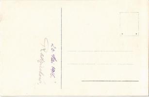 1916 Osztrák-magyar katonák hölgyekkel Radehivben (Radziechów) egy udvaron / WWI Austro-Hungarian K....