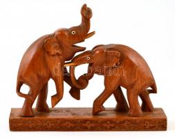 Elefántok, faragott fa szobor, m: 19 cm, 25x6 cm
