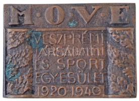 1940. MOVE (Magyar Országos Véderő Egylet) - Veszprémi Társadalmi és Sport Egyesület 1920-1940 Br sport emlékplakett (61x42mm) T:2 patina