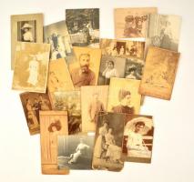 cca 1900-1910 Vegyes fotó tétel, portré fotók és csoportképek, 20 db, keményhátú fotó, fotó kartonon, változó állapotban, közte sérültek23x10 cm és 10x15 cm közötti méretben