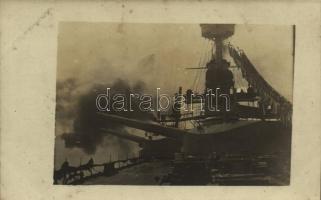 Osztrák-magyar hadihajó fedélzeti képe ágyútűz után / K.u.K. Kriegsmarine / Austro-Hungarian Navy battle ship, deck after cannon firing. photo