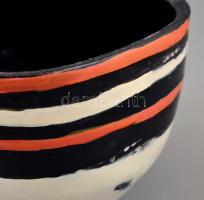 Gorka Lívia (1925-2011): Narancs-fekete csíkos kis kaspó. Festett mázas kerámia, jelzett, apró kopás...