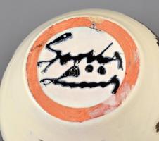 Gorka Lívia (1925-2011): Narancs-fekete csíkos kis kaspó. Festett mázas kerámia, jelzett, apró kopás...