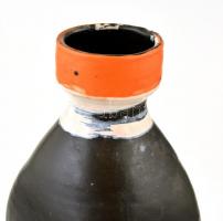 Gorka Lívia (1925-2011):Fekete csíkos váza. Festett mázas kerámia, jelzett, apró kopásnyomokkal, m:2...