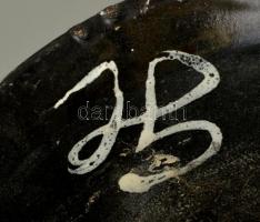 Gorka Lívia (1925-2011):Csíkos kaspó. Festett mázas kerámia, jelzett, belül kopásnyomokkal, m:11 cm,...