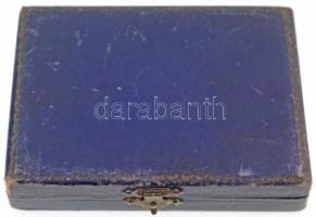 1935. "Magyar Testgyakorlók Köre 1888" jelzett Ag hamutál, a sportegyesület díjérmének elő...