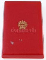 1951. "Közbiztonsági Érem" ezüst fokozata a rendőrség tagjai részére, eredeti tokban, szal...