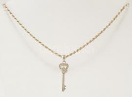 Ezüst(Ag) walles nyaklánc, köves kulcs függővel, jelzett, h: 40 cm, 3,5×1 cm, bruttó: 10,1 g