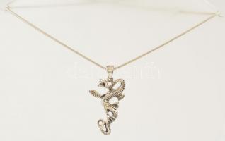 Ezüst(Ag) kígyó nyaklánc, sárkány függővel, jelzett, h: 69 cm, 3,8×2 cm, 9 g