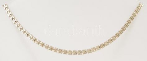 Ezüst(Ag) háromsoros nyaklánc, jelzett, h: 42 cm, nettó: 8,3 g