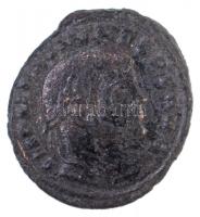 Római Birodalom / Siscia / II. Maximinus 310-313. AE Follis (6,99g) T:2- Roman Empire / Siscia / Maximinus II 310-313. AE Follis IMP MAXIMINVS P F AVG / GENIO AV-GVSTI - Epsilon - crescent - SIS (6,99g) C:VF RIC VI 207.