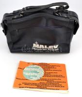 Retró műbőr Malév táska, a cipzáron szakadással, 38x26 cm+ MALÉV úti célokat ismertető 64 oldalas kiadvány, gyűrött, a borító kissé foltos.