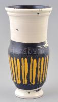 Gorka Lívia (1925-2011): Fekete-fehér váza. Festett mázas kerámia, jelzett, apró máz hibával, m:19,5 cm