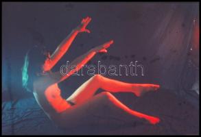 cca 1976 Aktfotók, Czakó László (?-?) pécsi fotóművész hagyatékából 9 db vintage diapozitív kép, 36x...