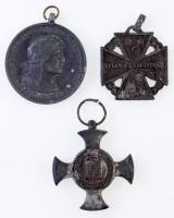 1916. "Vas Érdemkereszt" hadifém kitüntetés mellszalag nélkül + 1916. "Károly-csapatk...