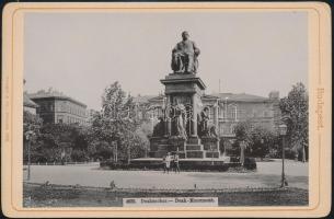 cca 1890 Budapest, Deák-szobor, keményhátú fotó, Stengel & Co., 11×16 cm