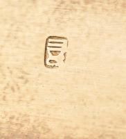 Erhardt & Söhne puttós alpakka doboz, jelzett, karcolással és horpadással, 16,5×12 cm