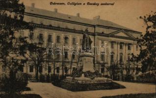 Debrecen, Kollégium a Bocskay szoborral (szakadás / tear)