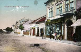 Dicsőszentmárton with shops