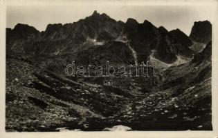 Tátra, Vysoké Tatry; Dolina Zlomisk, Zlobivá / Omladék-völgy, Márta-csúcs / valley, mountain peak