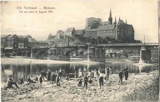 Meissen, Elbe-Tiefstand 210 cm unter 0, August 1904. / low water level in 1904, children at the riverbank (cut)