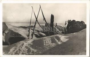 Lóhavas, Podu Calului; Magyar Sí Klub Anikó Menedékháza télen. Kolozsváry Béla felvétele / Hungarian ski rest house in winter