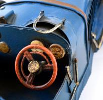 Régi versenyautó fém makettje, kis kopásnyomokkal,  34×13 cm