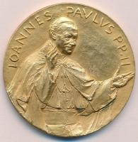 Vatikán 1987. II. János Pál pápa aranyozott fém emlékérem eredeti dísztokban. Szign.: Manfrini (50mm) T:1 Vatican 1987. Pope John Paul II gold plated metal commmemorative medal in original case. Sign.: Manfrini (50mm) C:UNC