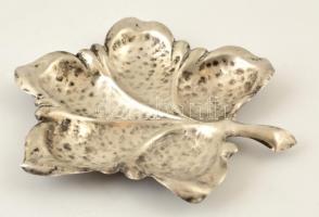 Ezüst(Ag) leveles tál, jelzett, 15×13,5 cm, nettó: 58,2 g