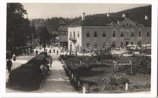 Borszék, Borsec; park és Melik szálló és étterem. Heiter György udv. fényképész felv. / hotel and restaurant and park