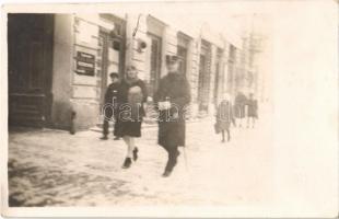 1929 Békéscsaba, Téli utcakép, vasutas. photo