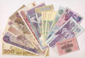 16db-os vegyes külföldi bankjegy tétel, közte Nagy-Britannia, Uganda, Indonézia T:I-III 16pcs of various banknotes, including Great-Britain, Uganda, Indonesia C:UNC-F