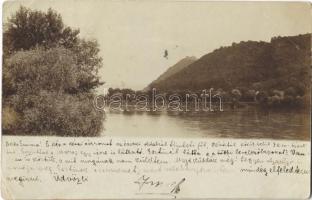 1899 Déva, Maros folyó, háttérben a vár / Mures riverside, castle in the background. photo (EK)