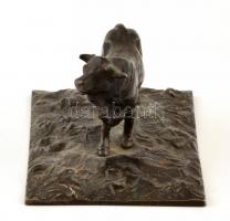 Bika figura talapzaton, vas, 9×6,5×5 cm