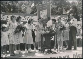 1947 Három éves terv ünnepe, 3 db fotó, 17x12 cm