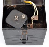 Perion akkumlátoros kézilámpa, rozsdanyomokkal, a festéken lepattanással, nem működik, m: 33 cm, 9x1...