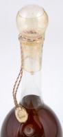 Tokaji aszú, belül szőlőfürtös díszpalackban, zárjeggyel, bontatlan csomagolásban, m: 30 cm