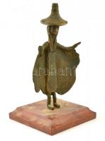 Jelzés nélkül: Varázsló. Bronz, márvány talapzaton, m: 26,5 cm