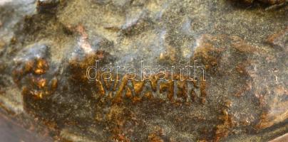 Jelzett Waagen Arthur után: Vizsla az elejtett kacsával. Bronz, talpazaton, m:25 cm, h:33,5 cm