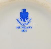 Vegyes porcelán tétel, 4 db: Hollóházi virágmintás-galambos porcelán emlékváza, "Tatabánya 1987...
