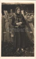 Polhora, Oravská Polhora; Goralska starena se Polhory. Národopisny odbor Matice Slovenskej / idős asszony népviseletben / old woman in traditional costume, folklore