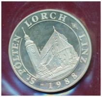 Ausztria 1988. "Papst Johannes Paul II. - St. Pölten - Lorch - Linz 1988" fém emlékérem tokban (40mm) T:1 (PP) Austria 1988. "Papst Johannes Paul II. - St. Pölten - Lorch - Linz 1988" metal commemorative coin in case (40mm) C:1 (PP)