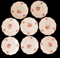Hüttl Tivadar 8+2 db süteményes és lapos tányér, egyiken lepattanással, kopott, matricás, jelzett, d: 20 cm (2×), d: 25 cm (6×)