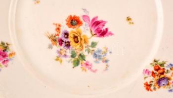 Hüttl Tivadar 8+2 db süteményes és lapos tányér, egyiken lepattanással, kopott, matricás, jelzett, d...