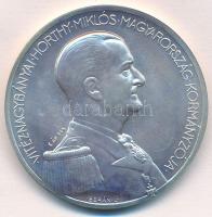 Berán Lajos (1883-1943) 1993. Vitéz Nagybányai Horthy Miklós Magyarország kormányzója / Temetésének emlékére 1993. szeptember 4. jelzett Ag emlékérem (32,46g/0.925/40mm) műanyag tokban T:BU