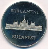 1989. "A Magyar Köztársaság Országgyűlése / Parlament- Budapest" fém emlékérem tokban (40m...