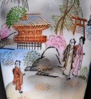 Kínai porcelán váza, kézzel festett, jelzett, kis kopásnyomokkal, m: 16,5 cm