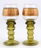 2 db talpas üveg pohár, aranyozott mintával, kis kopásnyomokkal, m: 18 cm