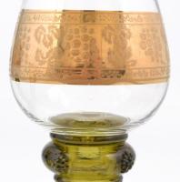 2 db talpas üveg pohár, aranyozott mintával, kis kopásnyomokkal, m: 18 cm